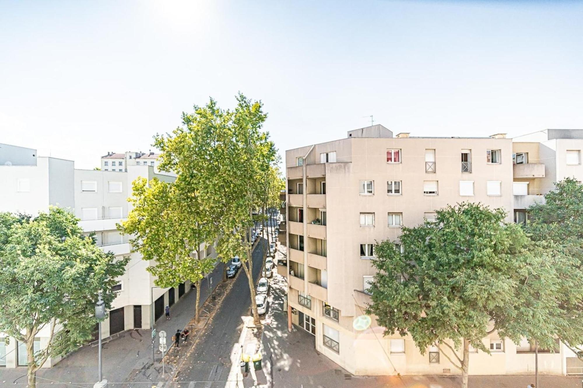Appartement Cosy Avec Balcony And Garage-Charpennes Villeurbanne Esterno foto
